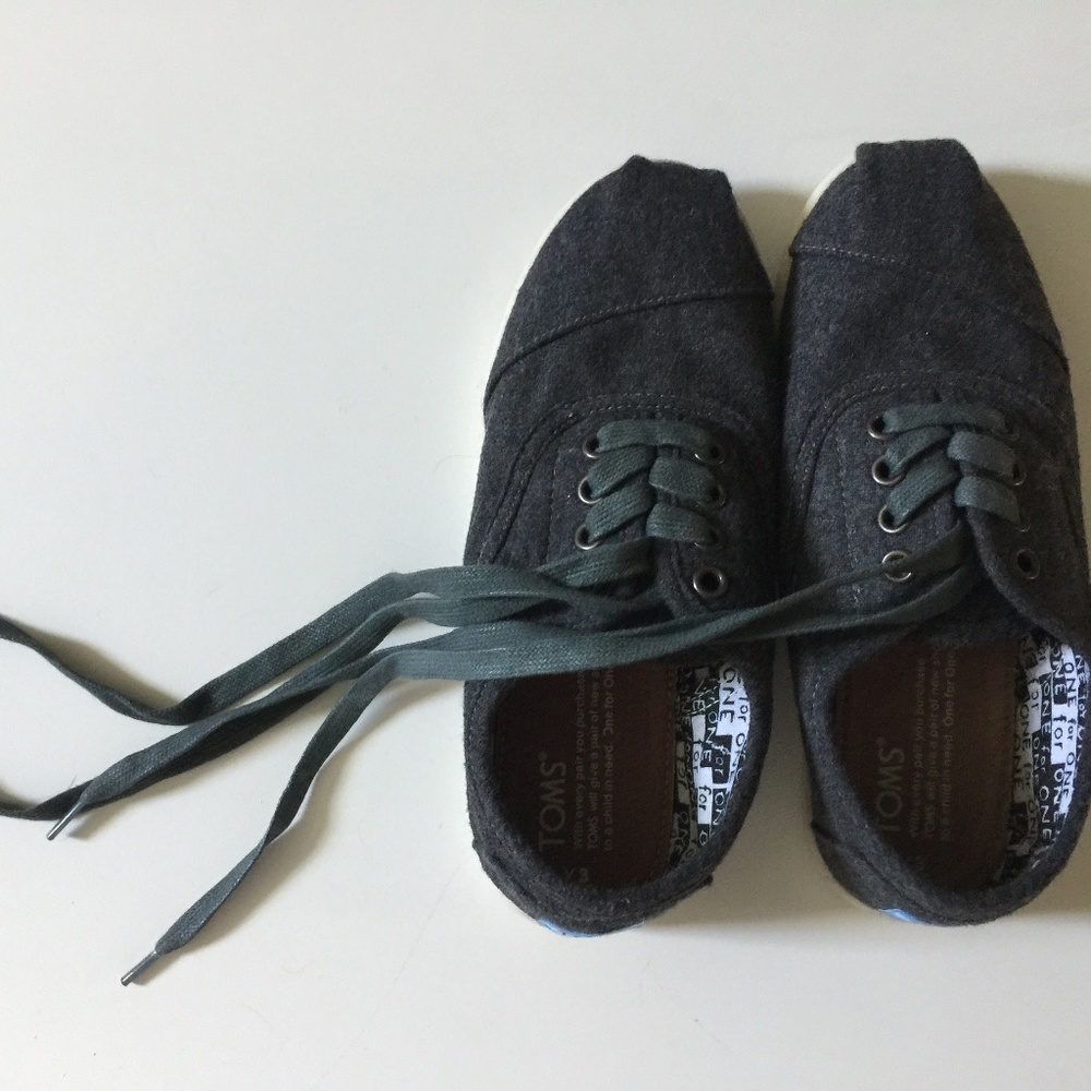 Toms size 3 Youth Grey with Laces Never Worn